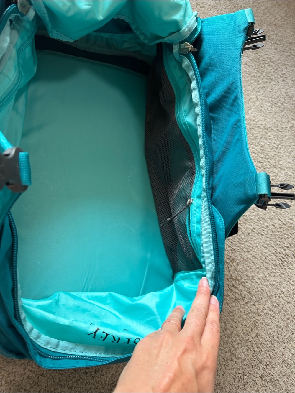 NWT OSPREY porter 46 Teal Travel Backpack - Picture 9 of 17